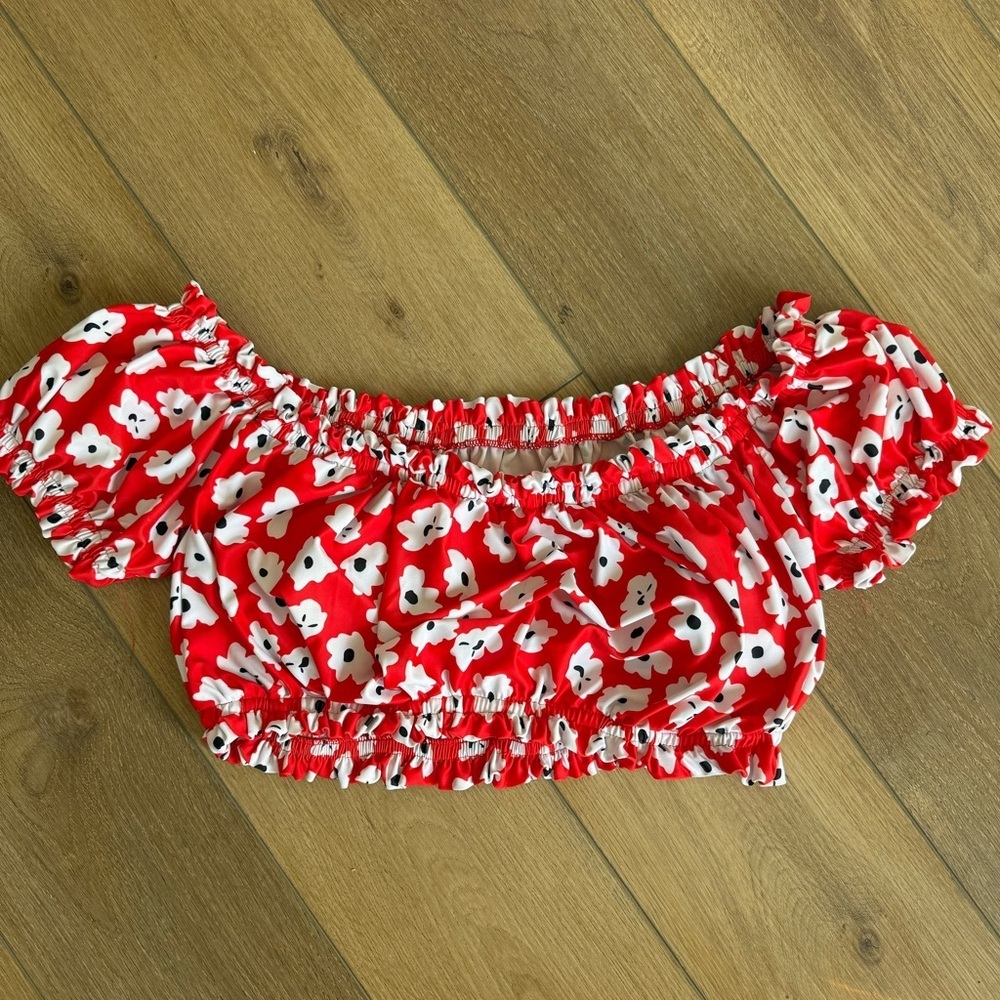 SHEIN Red and White Floral Ruffled Swim Top